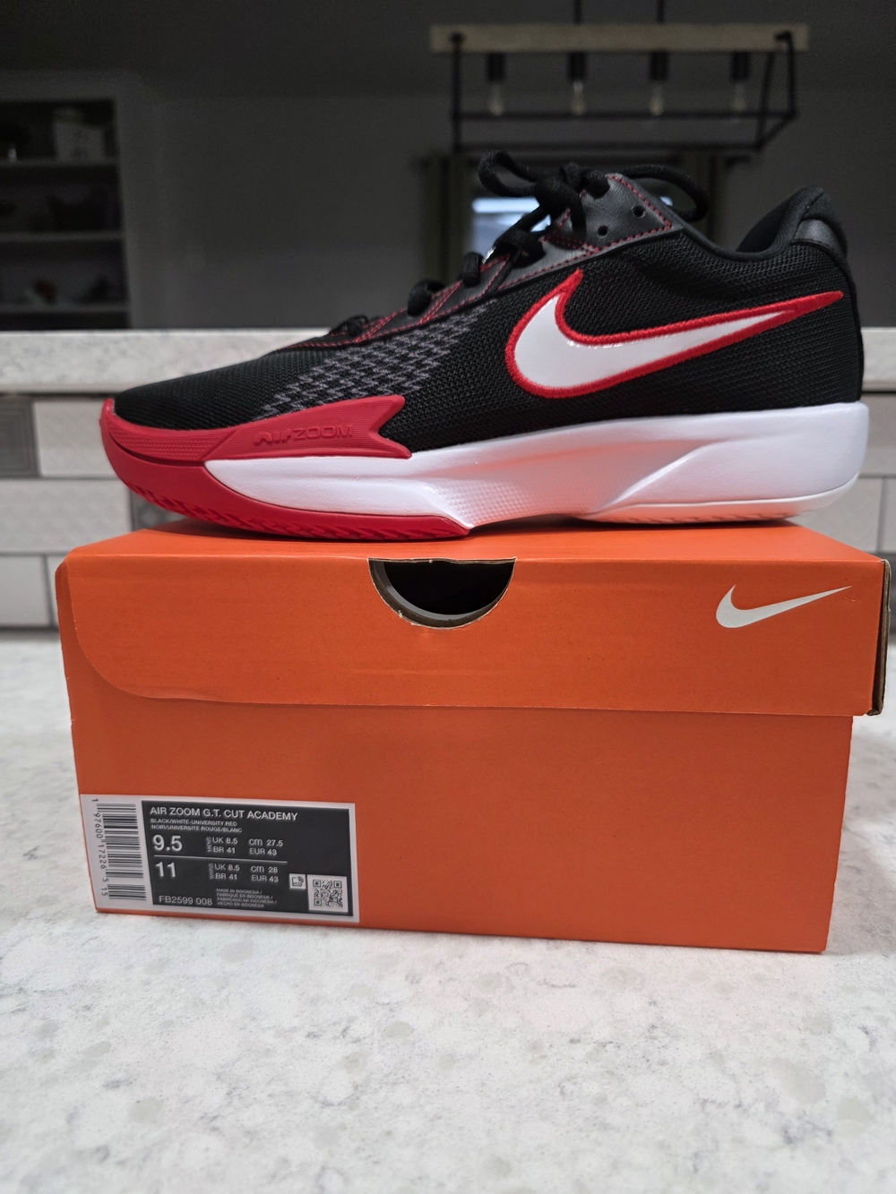 Nike Mens Black and Red Low-Top Sneakers